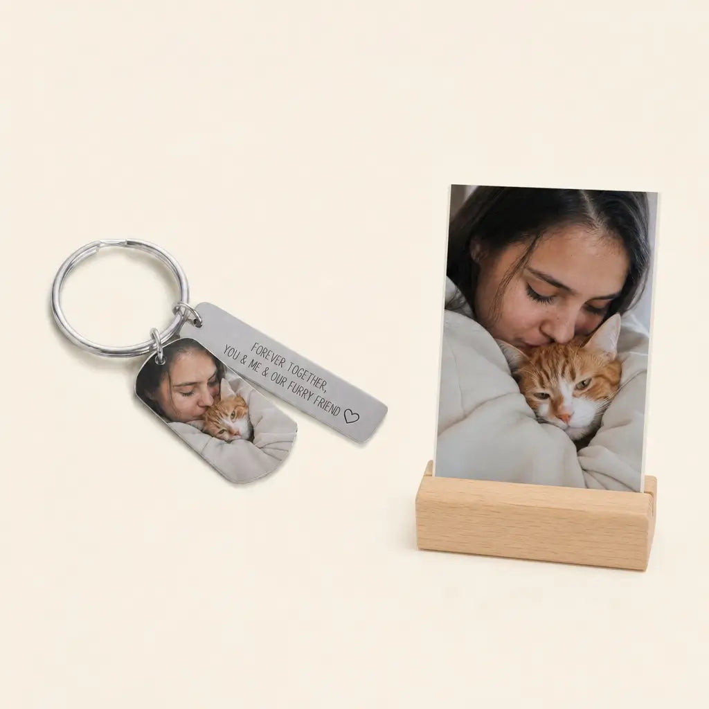 Photo tag keychain displayed with pet photo